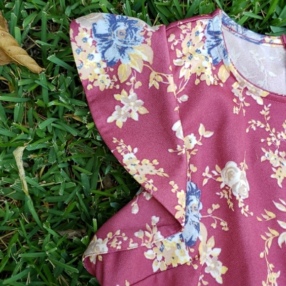 Xhilaration, Large, maroon with floral print. - Picture 2 of 7